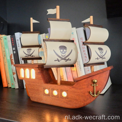 Houten piratenschip woondecoratie met LED-licht